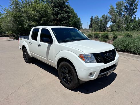 Used 2018 Nissan Frontier PRO-4X AWD/4WD image 6