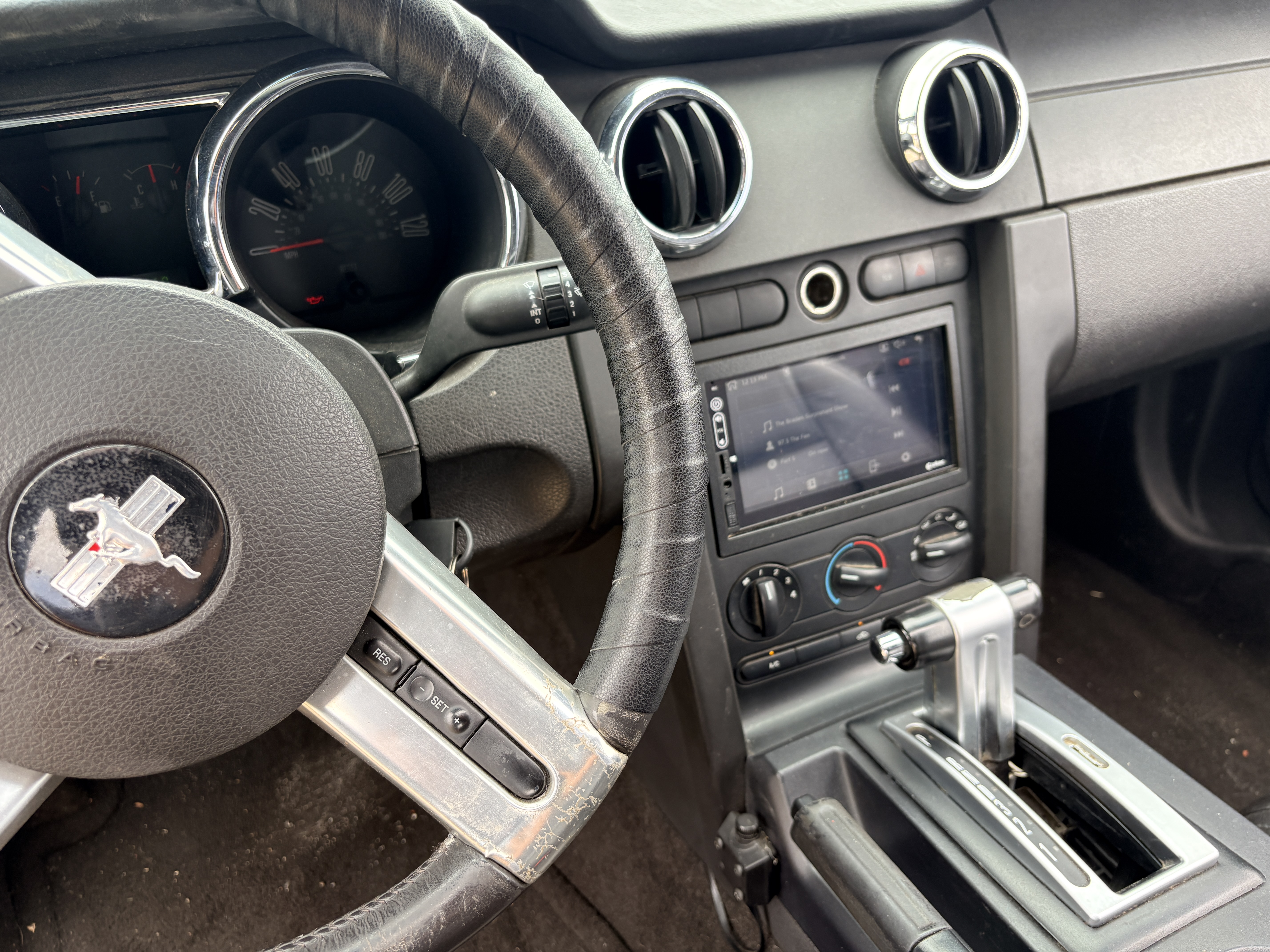 Used 2006 Ford Mustang Convertible RWD image 11