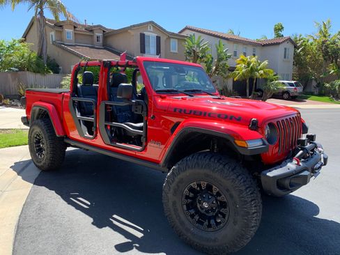 Used 2020 Jeep Gladiator Launch Edition image 4
