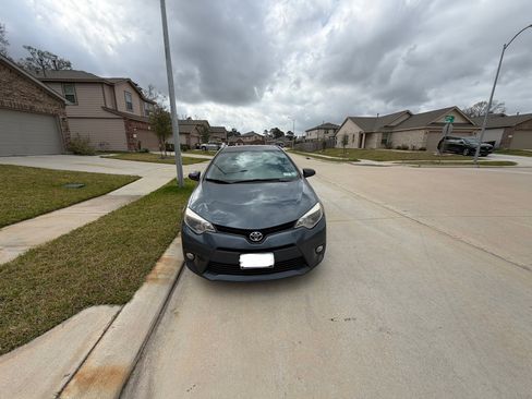 Used 2014 Toyota Corolla LE w/ Driver Convenience Package image 11