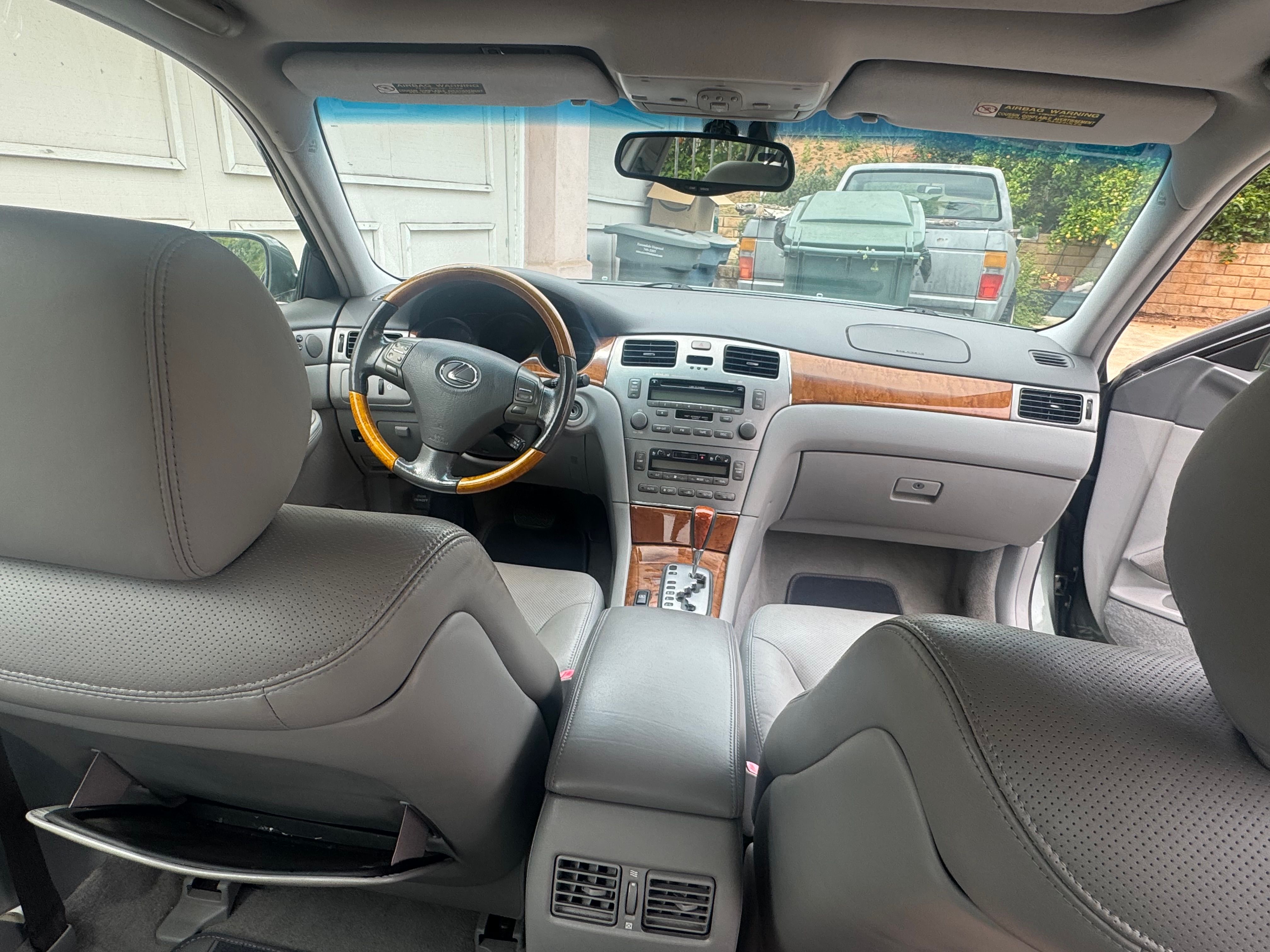 Used 2005 Lexus ES 330 FWD image 2