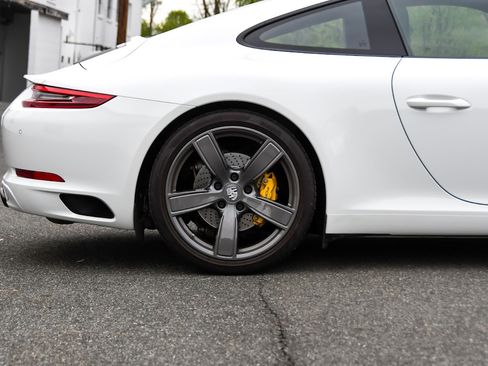 Used 2019 Porsche 911 Carrera T image 11