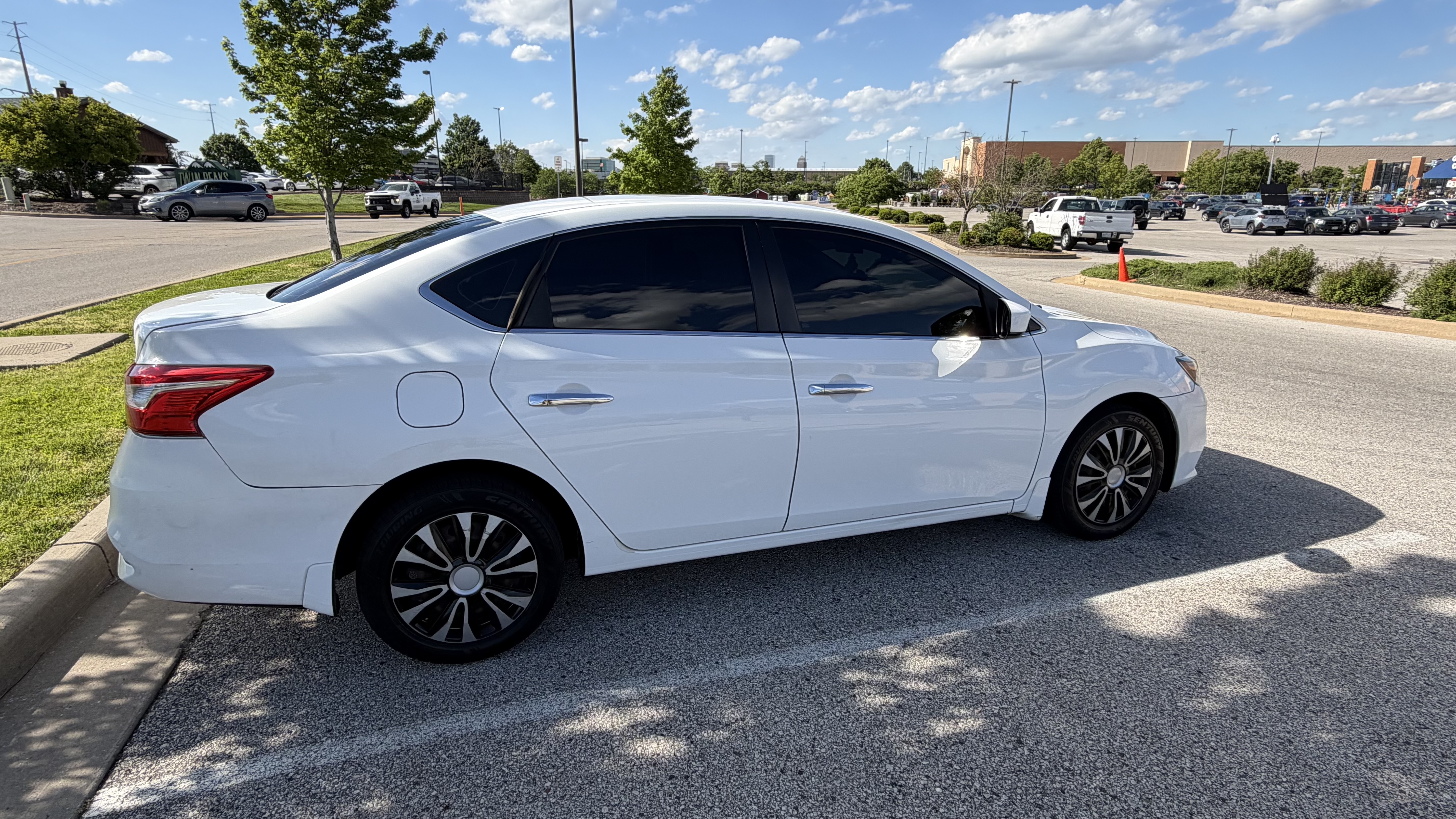 Used 2017 Nissan Sentra S FWD image 4