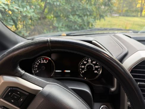 Used 2020 Ford F150 Lariat w/ Equipment Group 502A Luxury image 23