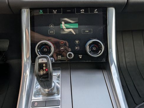 Used 2018 Land Rover Range Rover Sport SE image 15