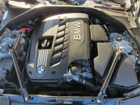 Used 2011 BMW 528i Sedan image 14