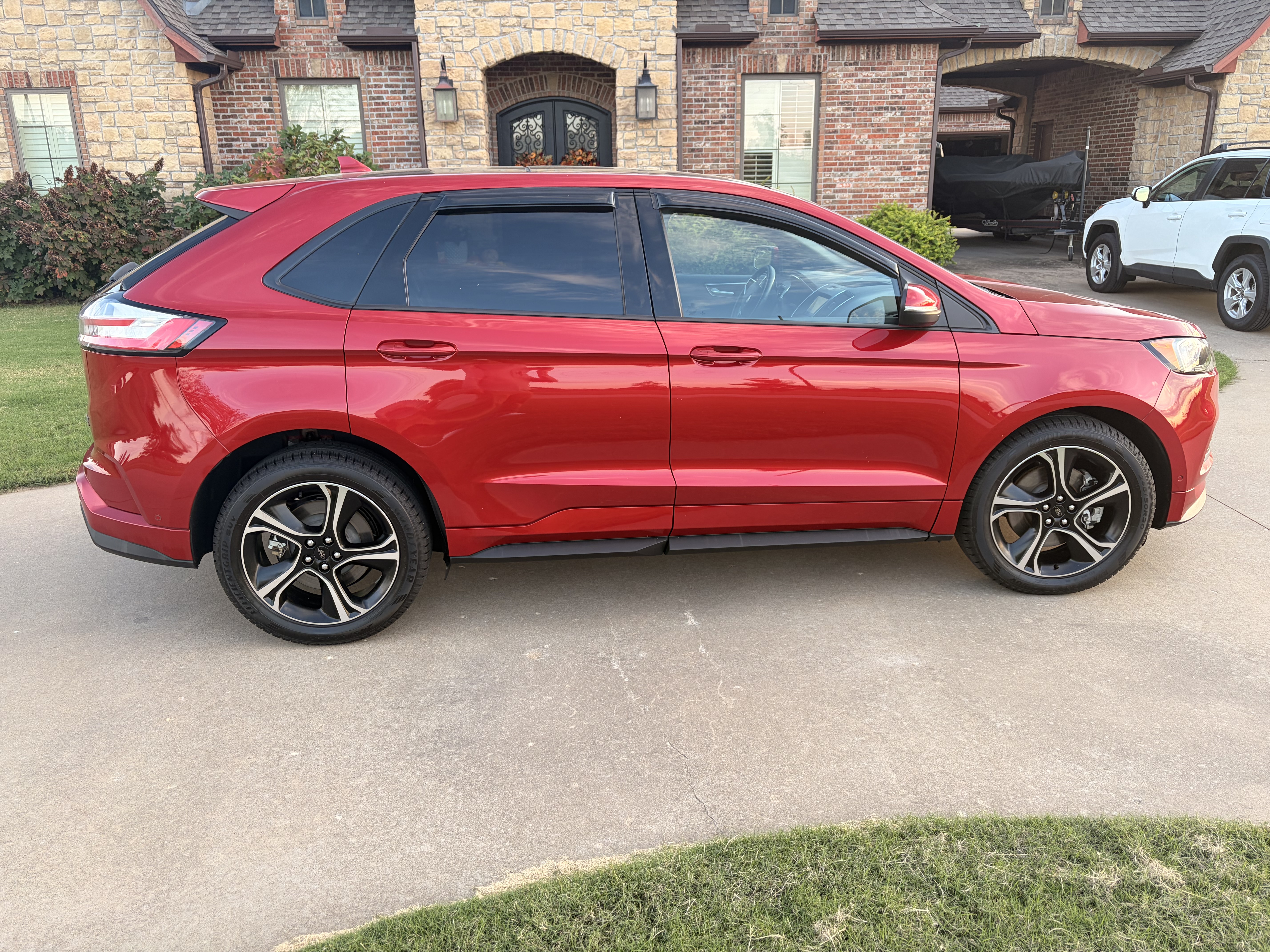 Used 2020 Ford Edge ST w/ Equipment Group 401A AWD/4WD image 14