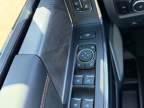 Used 2024 Ford F250 Platinum image 6