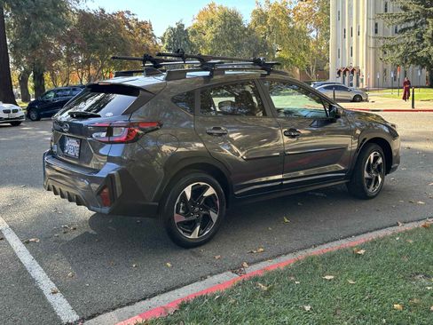 Used 2024 Subaru Crosstrek 2.5i Limited w/ Crosstrek Mirror Package image 11