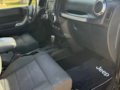 Used 2011 Jeep Wrangler Sahara w/ Dual Top Group image 9