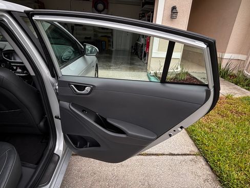 Used 2019 Hyundai Ioniq Limited FWD image 16