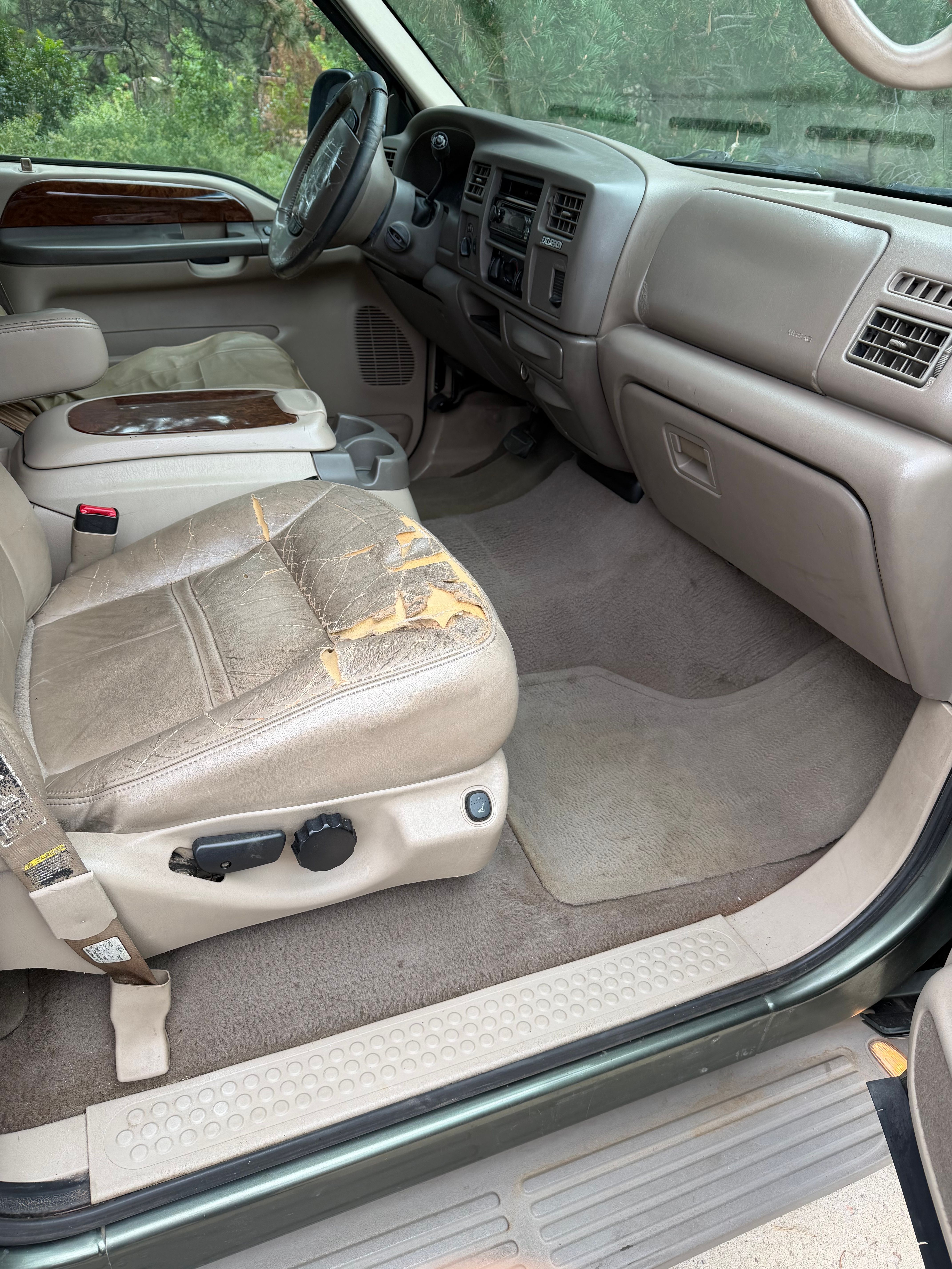 Used 2000 Ford Excursion Limited AWD/4WD image 13