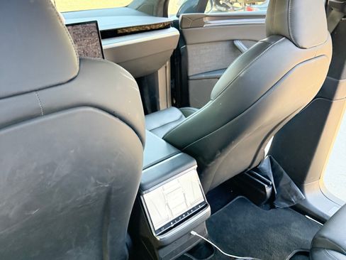 Used 2023 Tesla Model X image 8
