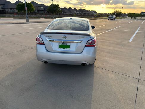 Used 2013 Nissan Altima 3.5 SV image 6