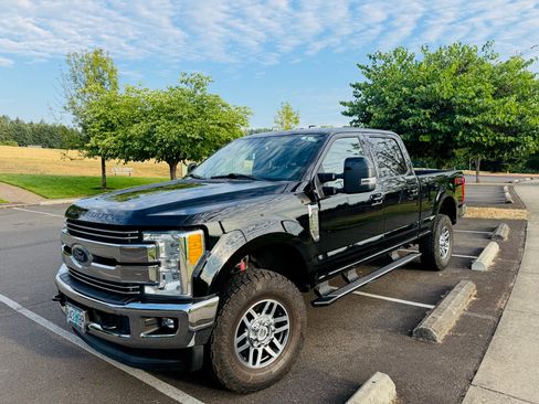 Used 2017 Ford F250 Lariat w/ Lariat Value Package AWD/4WD image 24