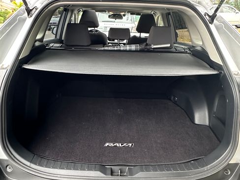 Used 2019 Toyota RAV4 XLE w/ Carpet Mat Package image 25
