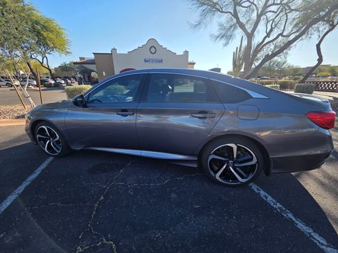 Used 2018 Honda Accord Sport image 4
