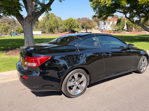 Used 2011 Lexus IS 350C w/ Luxury Pkg RWD image 16