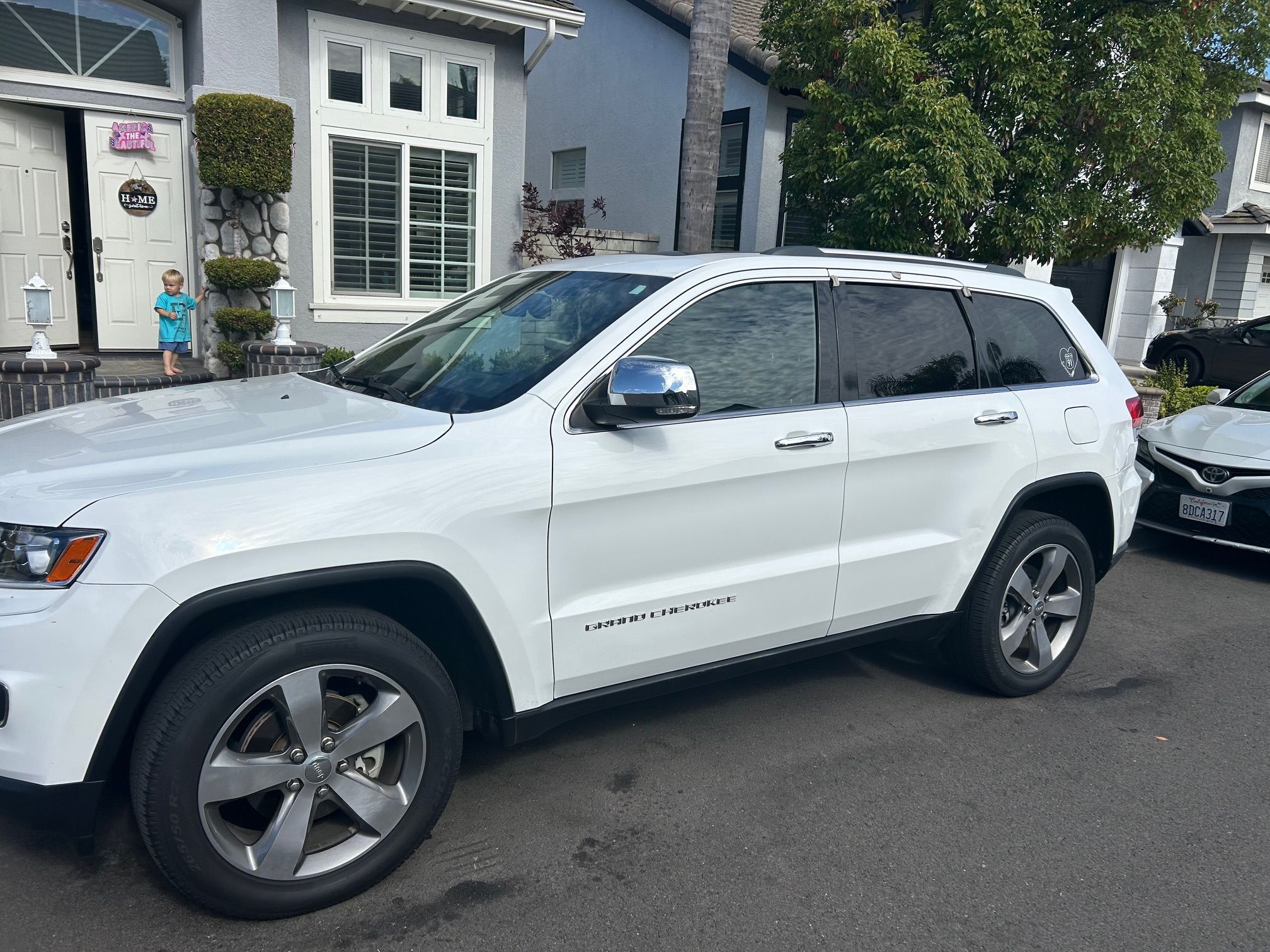 Used 2014 Jeep Grand Cherokee Limited w/ Trailer Tow Group IV RWD image 4