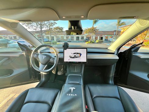 Used 2023 Tesla Model Y Long Range AWD/4WD image 14