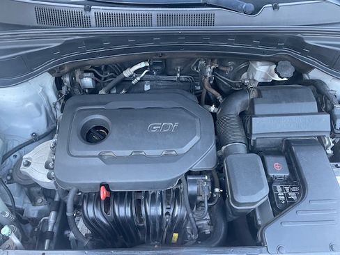 Used 2017 Hyundai Santa Fe Sport image 8