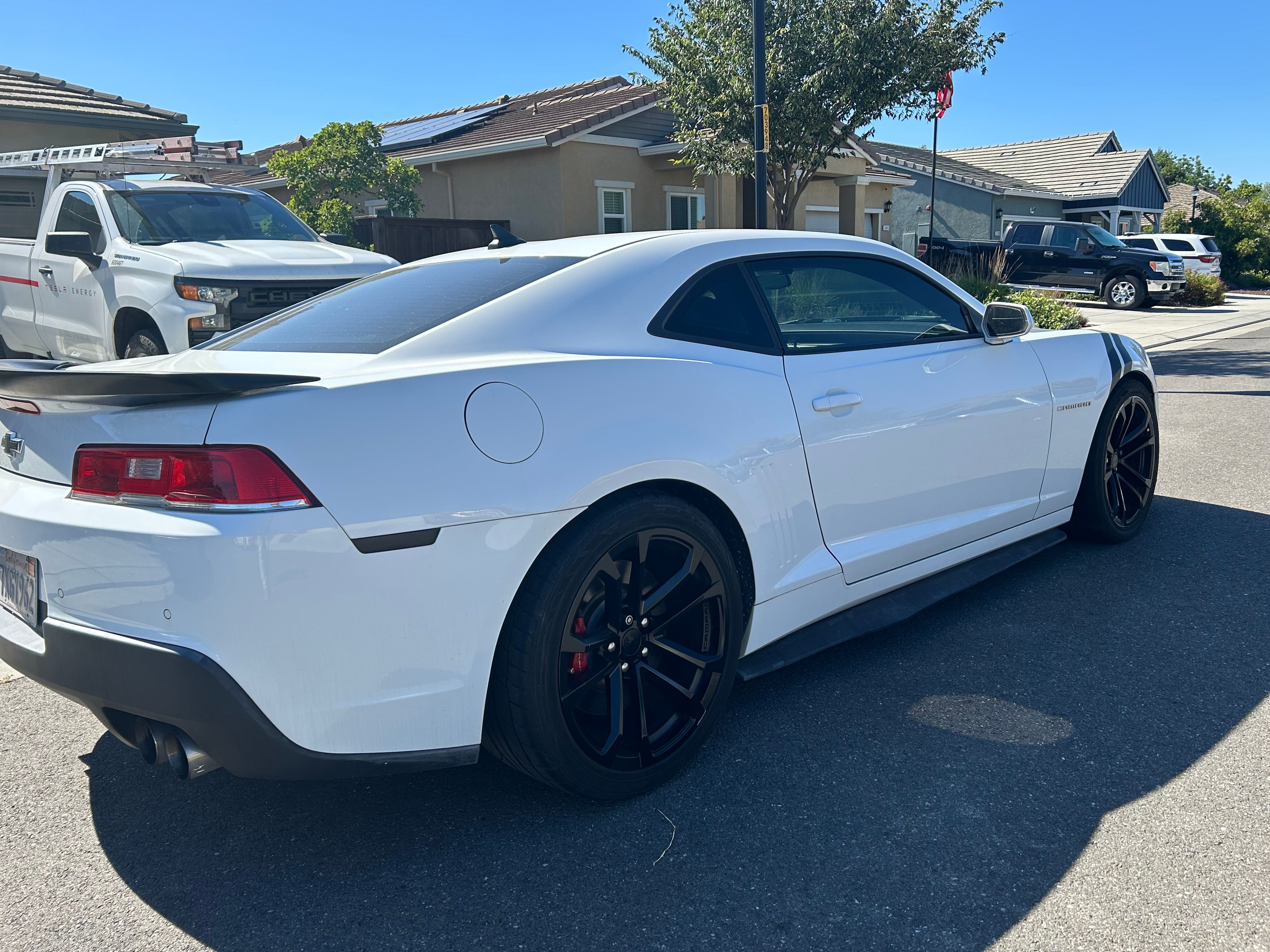 Used 2015 Chevrolet Camaro SS w/ SS Performance Package RWD image 1