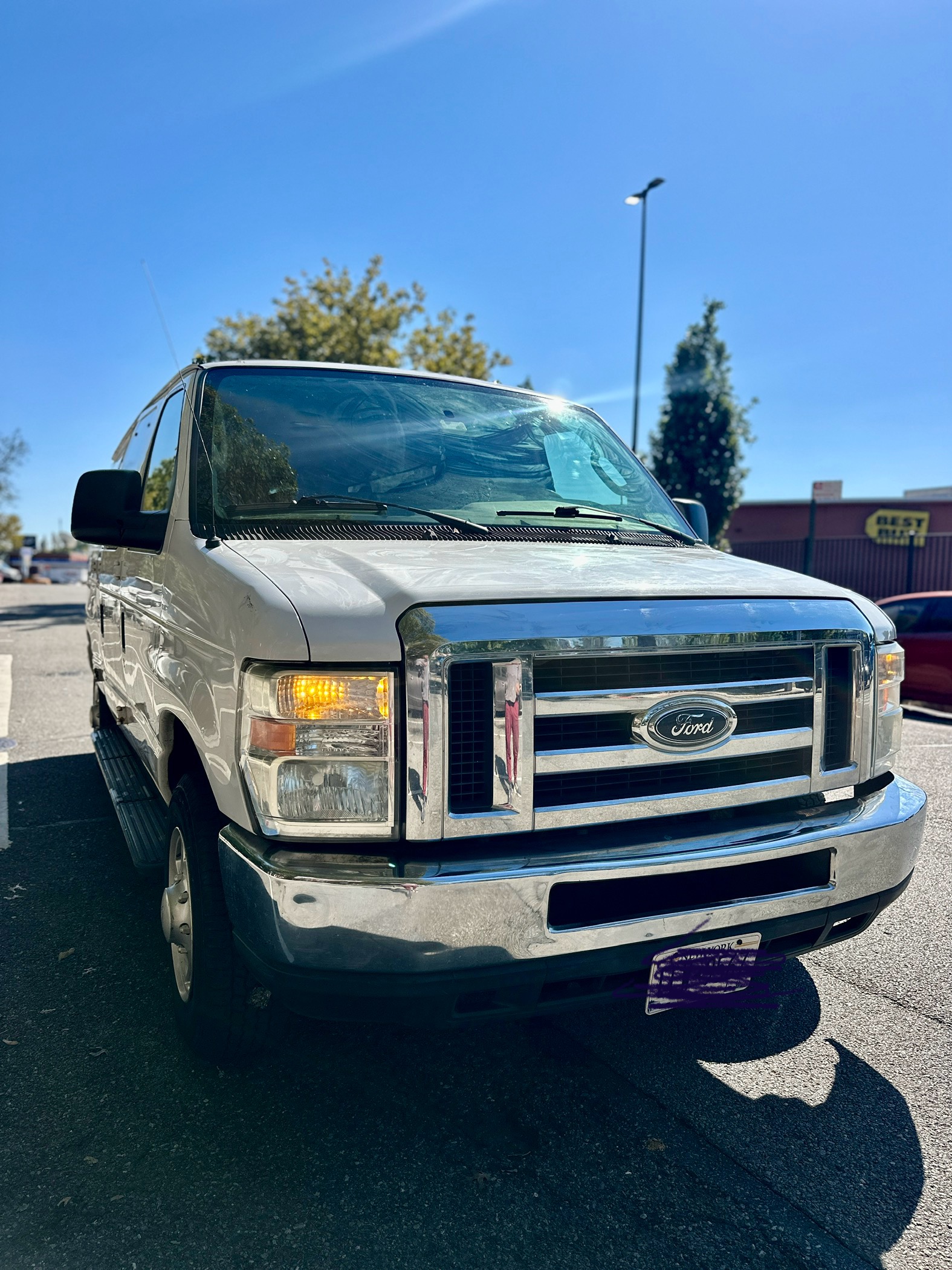 Used 2009 Ford E-350 and Econoline 350 XLT RWD image 1