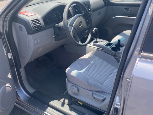 Used 2009 Kia Sorento LX RWD image 11