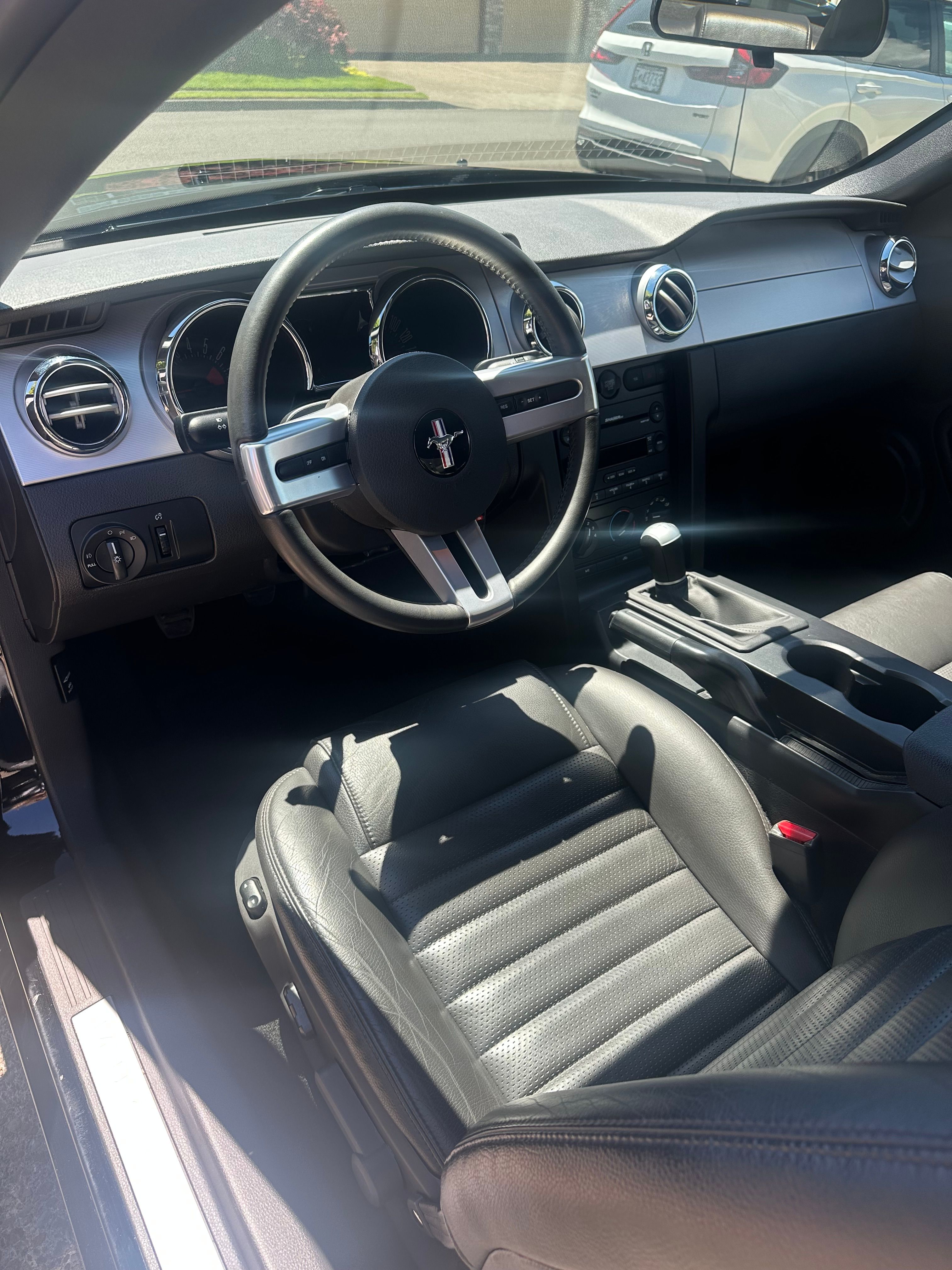 Used 2005 Ford Mustang GT Premium RWD image 9