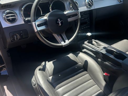 Used 2005 Ford Mustang GT Premium RWD image 9