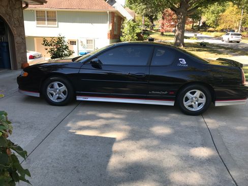 Used 2002 Chevrolet Monte Carlo SS w/ Pace Car Replica Pkg image 9