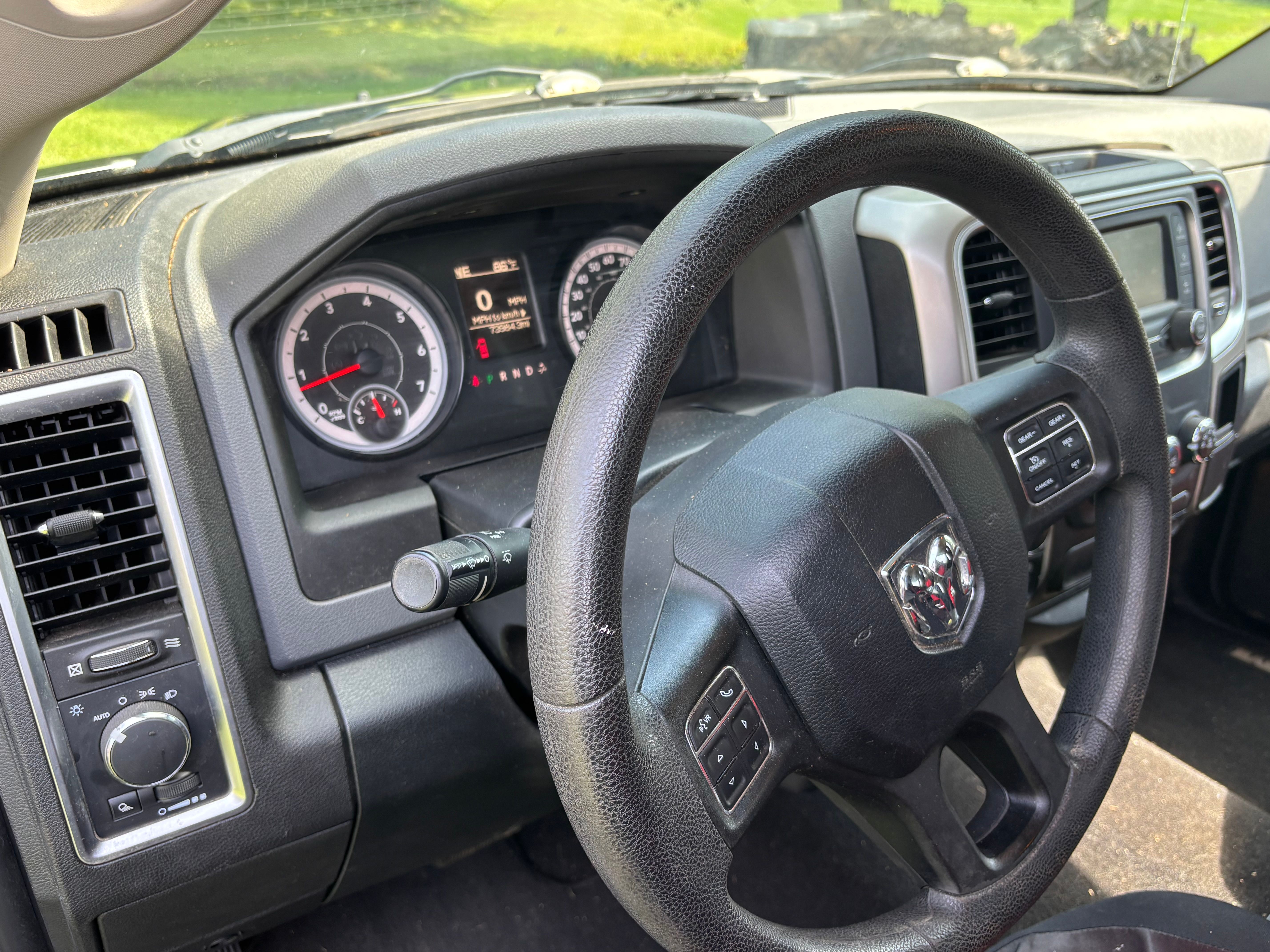 Used 2015 RAM 1500 Classic SLT AWD/4WD image 11