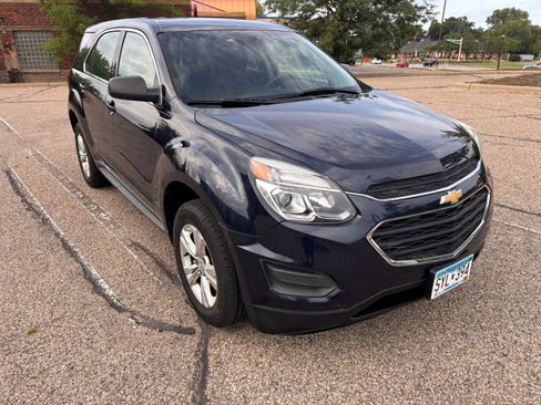 Used 2017 Chevrolet Equinox LS FWD image 5