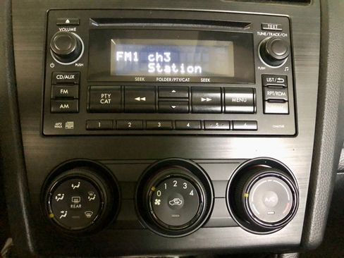 Used 2014 Subaru Impreza 2.0i Premium image 17