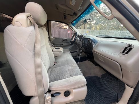 Used 2003 Ford F150 XLT image 8