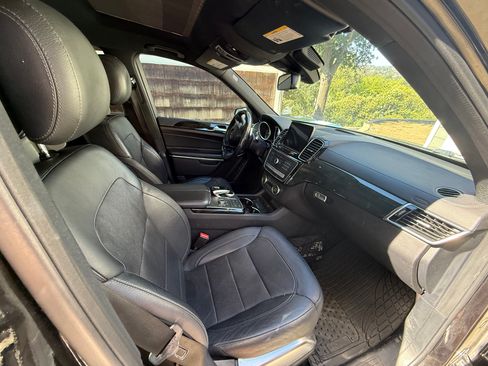 Used 2017 Mercedes-Benz GLS 550 4MATIC image 11