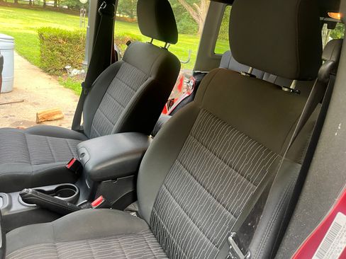 Used 2012 Jeep Wrangler Unlimited Sport AWD/4WD image 16