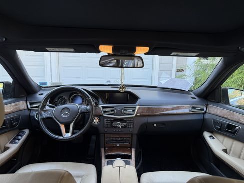 Used 2013 Mercedes-Benz E 350 4MATIC Sedan image 13