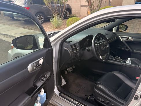 Used 2015 Lexus CT 200h w/ F Sport w/Nuluxe Interior FWD image 12