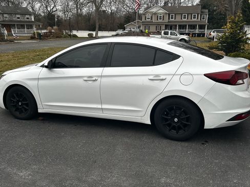 Used 2020 Hyundai Elantra SE image 13