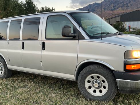 Used 2011 Chevrolet Express 1500 LT w/ LT Preferred Equipment Group image 4