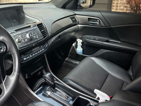 Used 2017 Honda Accord Sport image 8