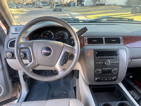 Used 2008 GMC Sierra 2500 SLT w/ Convenience Package image 12