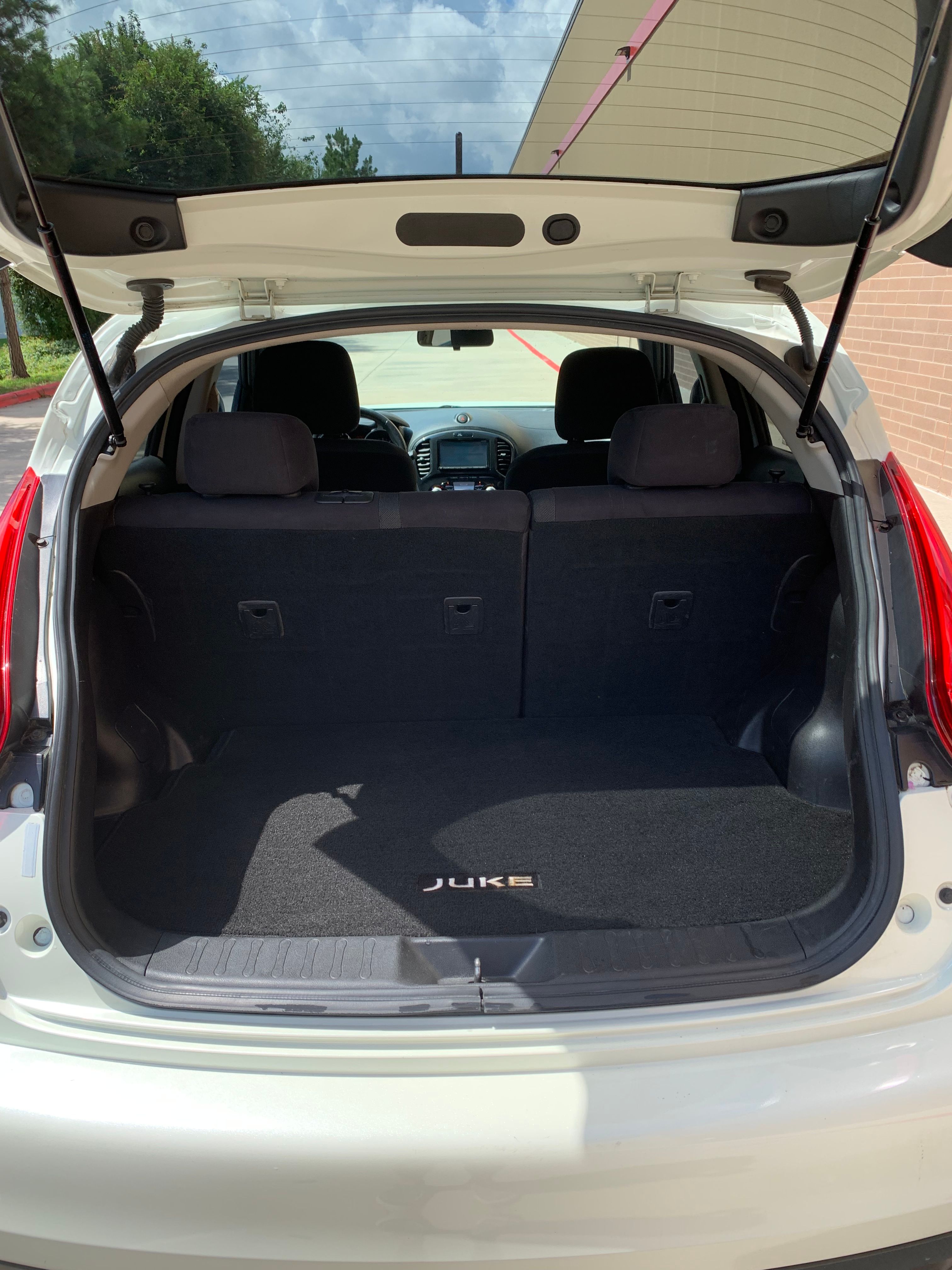 Used 2012 Nissan Juke SV w/ Chrome Pkg FWD image 6