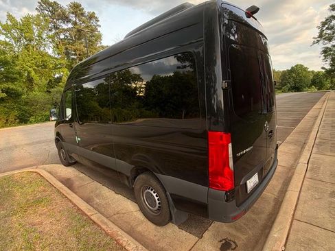 Used 2024 Mercedes-Benz Sprinter 2500 image 2