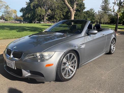 Used 2011 BMW M3 Convertible w/ Convenience Pkg RWD image 2