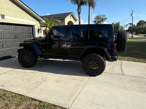 Used 2022 Jeep Wrangler Unlimited Rubicon w/ Trailer Tow Package AWD/4WD image 1
