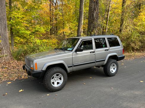 Used 2001 Jeep Cherokee Sport image 4