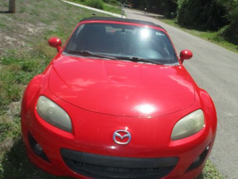 Used 2009 MAZDA MX-5 Miata Sport RWD image 2