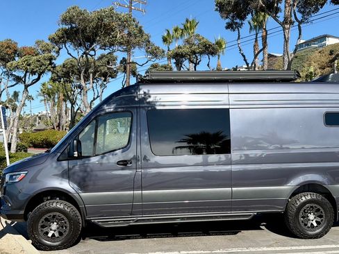 Used 2024 Mercedes-Benz Sprinter 2500 image 13